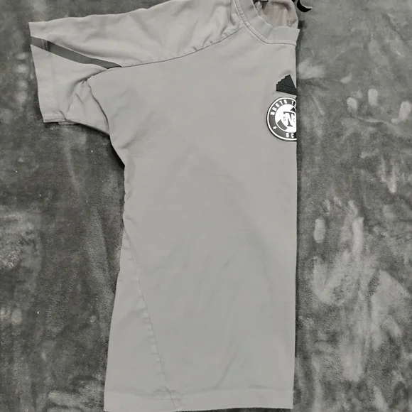 Adidas Gray Men's Shirt - Picture 5 of 5